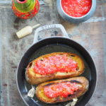 Pan con Tomate. Hiszpańskie grzanki z pomidorami na śniadanie, lunch i kolację!